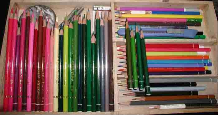 使用する色鉛筆の写真
