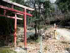 鍋森神社の鳥居